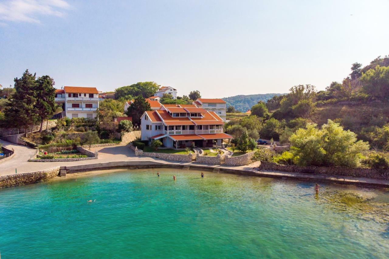 Villas Kampor Exterior photo
