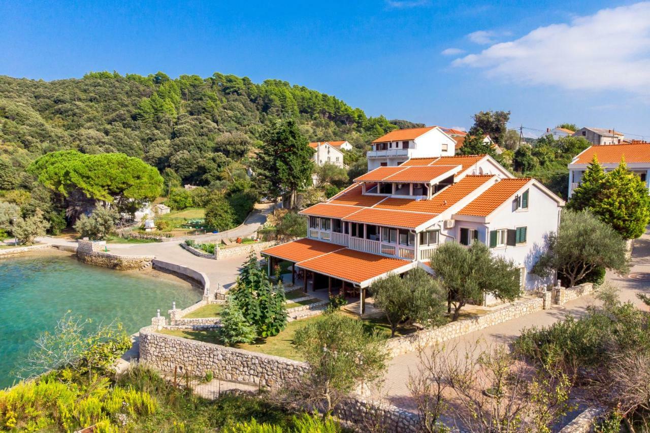 Villas Kampor Exterior photo